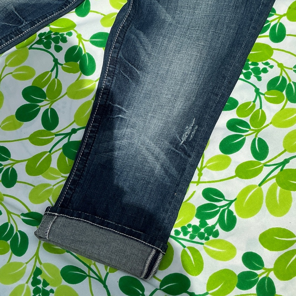 Miss Me Dark Indigo Cropped Capri Jeans Size 31 - Picture 4 of 12